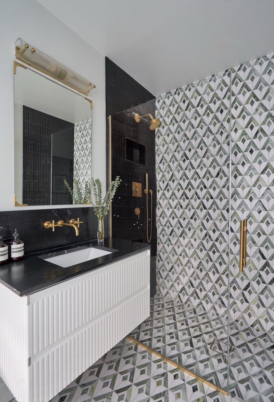 Dickens Avenue by VELUS INTERIORS